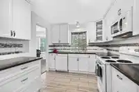 305 1488 MERKLIN STREET - thumbnail 4