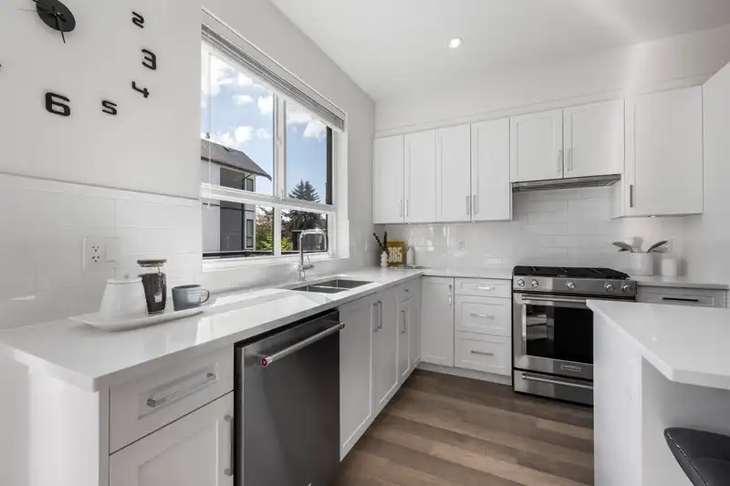 32 16760 25 AVENUE - photo 1 of 38