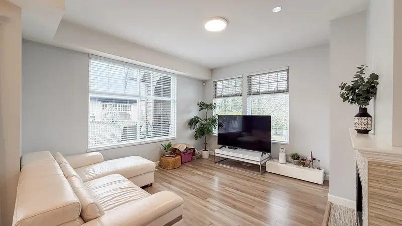 92 6888 ROBSON DRIVE - photo 4 of 25