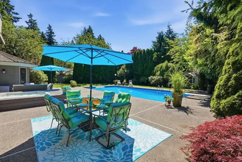 13446 19 AVENUE - photo 1 of 40