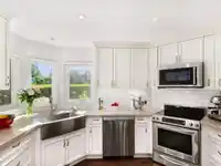 1632 138B STREET - thumbnail 10