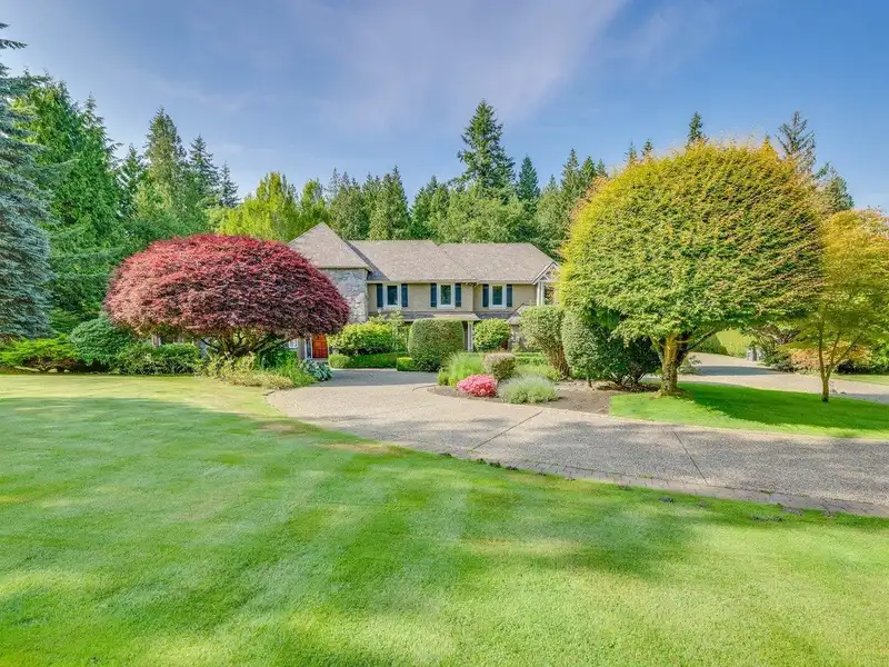 13315 25 AVENUE - photo 1 of 37