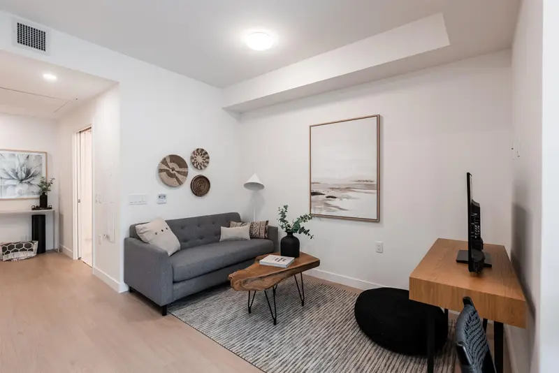 602 150 JAMES ROAD - photo 2 of 25