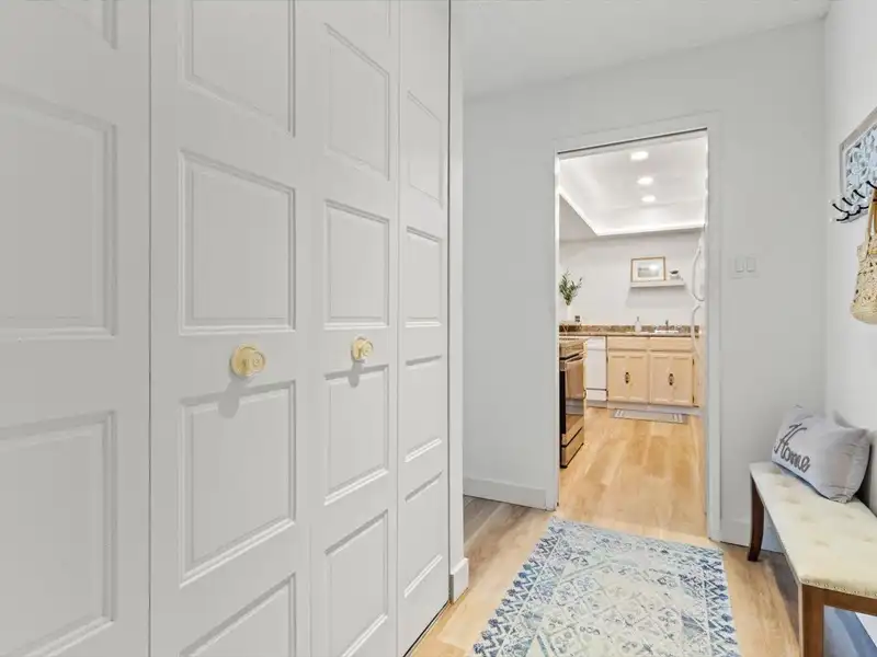 302 1379 MERKLIN STREET - photo 2 of 28