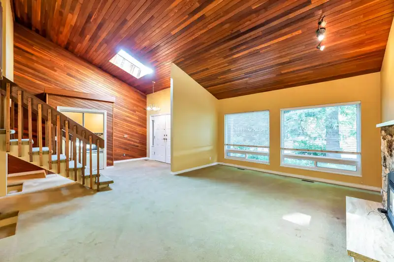 12662 OCEAN CLIFF DRIVE - photo 3 of 40