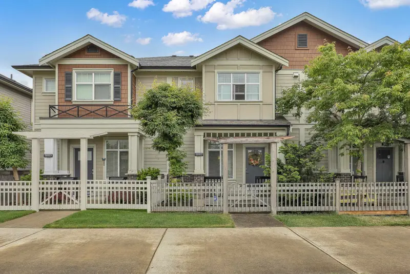 20377 82 AVENUE - photo 1 of 25