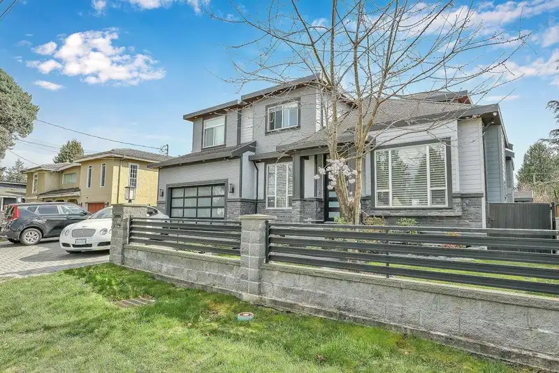 11482 86A AVENUE - photo 2 of 25