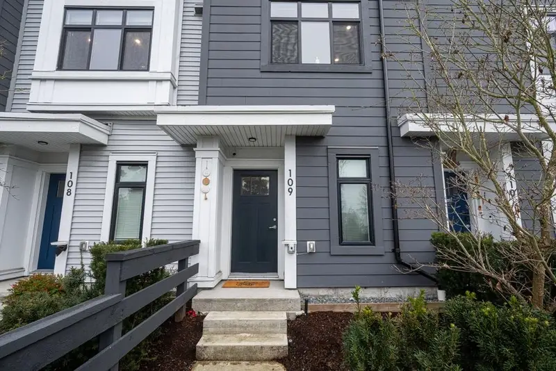 109 15235 SITKA DRIVE - photo 4 of 25