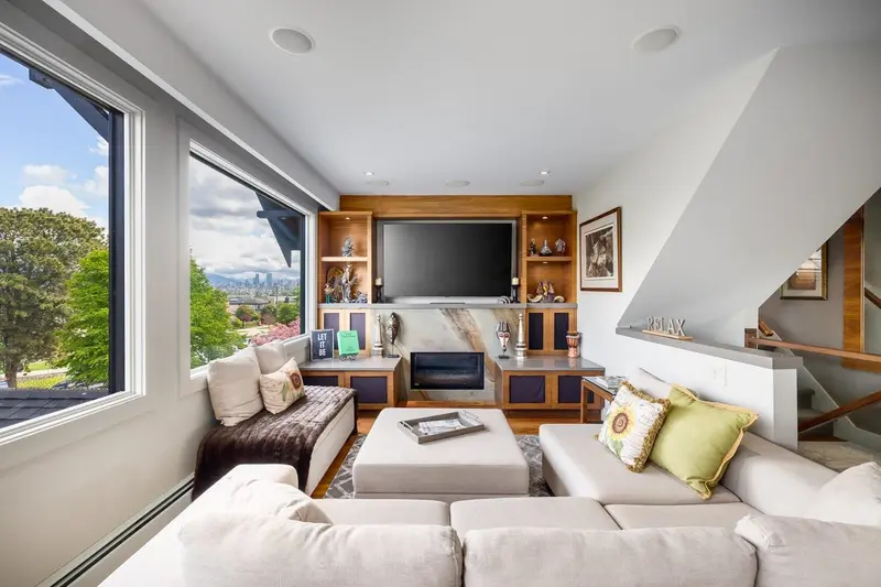 3240 W 1ST AVENUE - photo 4 of 25