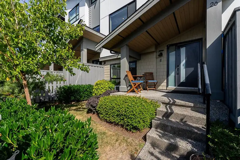 26 16589 25 AVENUE - photo 3 of 25