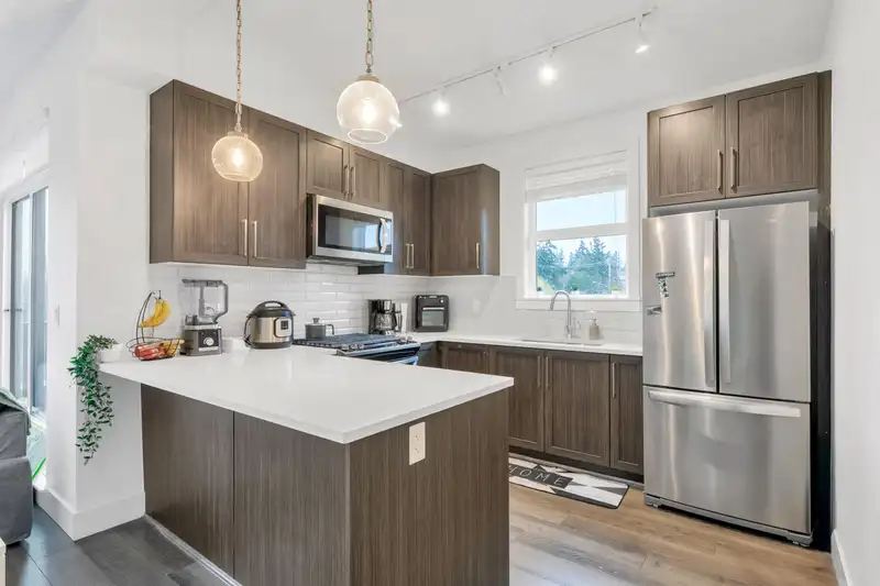 404 2960 151 STREET - photo 4 of 25
