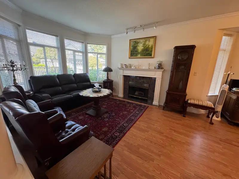 29 14909 32 AVENUE - photo 4 of 24