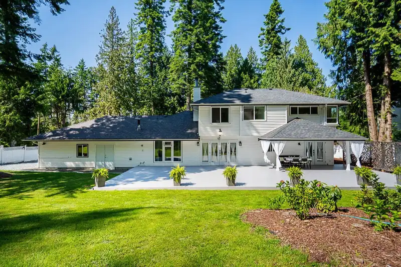 13774 CRESCENT ROAD - photo 3 of 40
