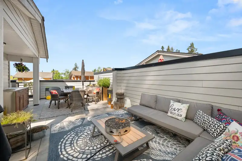 173 16433 19 AVENUE - photo 4 of 39