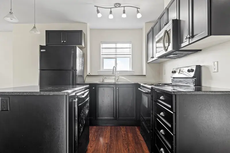 319 30525 CARDINAL AVENUE - photo 2 of 25