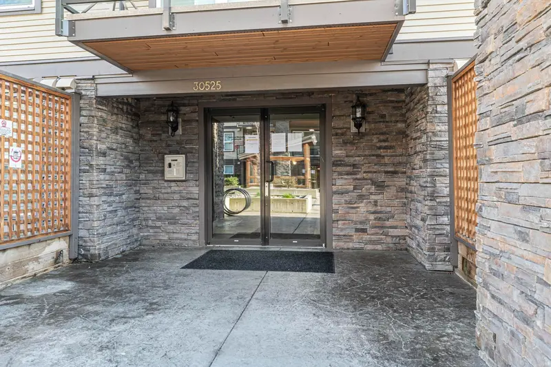 319 30525 CARDINAL AVENUE - photo 4 of 25