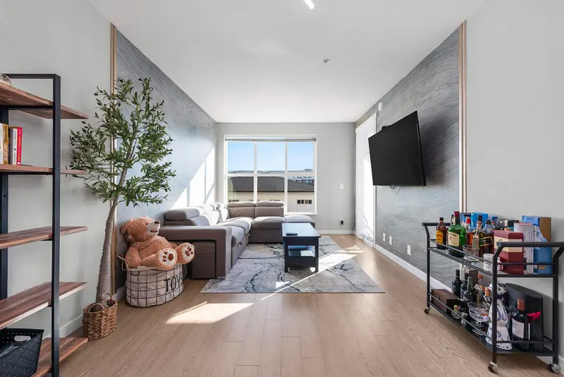 B303 8150 207 STREET - photo 2 of 25