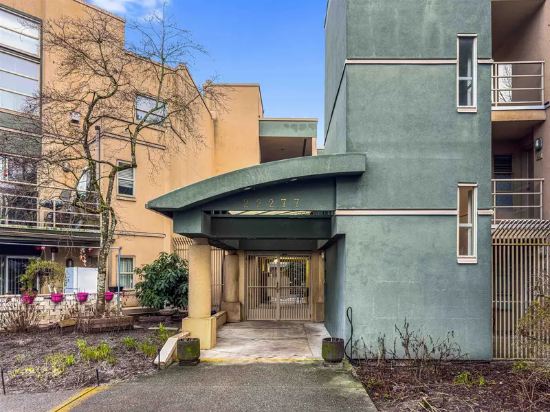 101 22277 122 AVENUE - photo 4 of 25