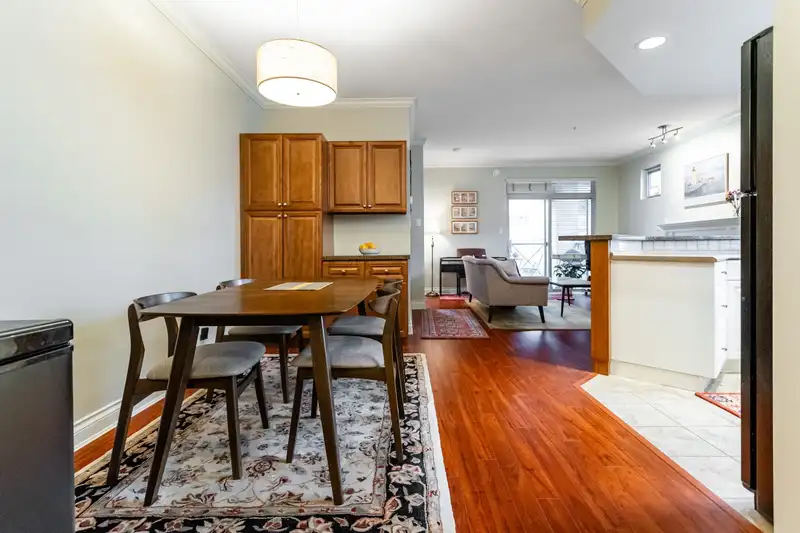 207 1787 154 STREET - photo 2 of 34