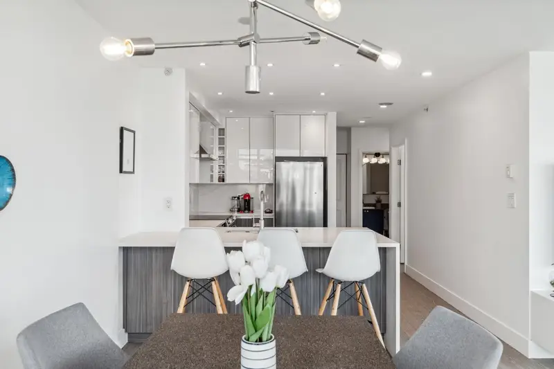 1908 898 CARNARVON STREET - photo 4 of 25