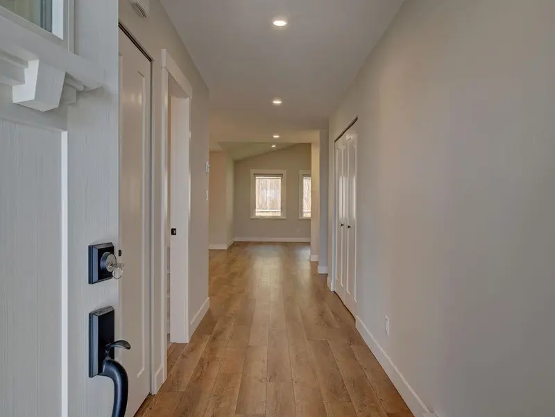 1104 CELIA CRESCENT - photo 3 of 25