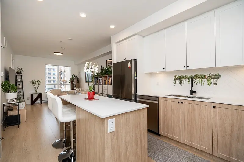 108 19953 76 AVENUE - photo 1 of 25