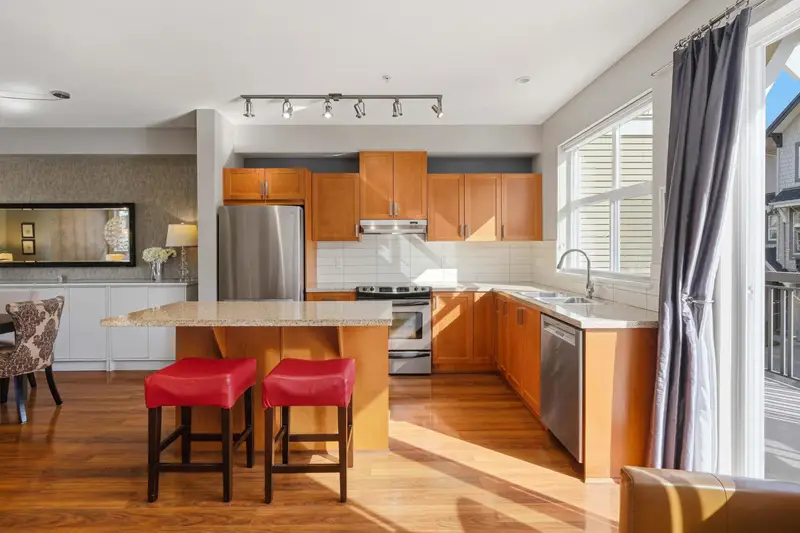 716 ORWELL STREET - photo 4 of 25