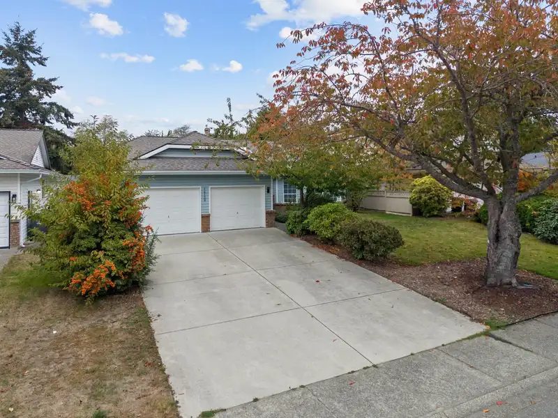 14129 16A AVENUE - photo 2 of 25