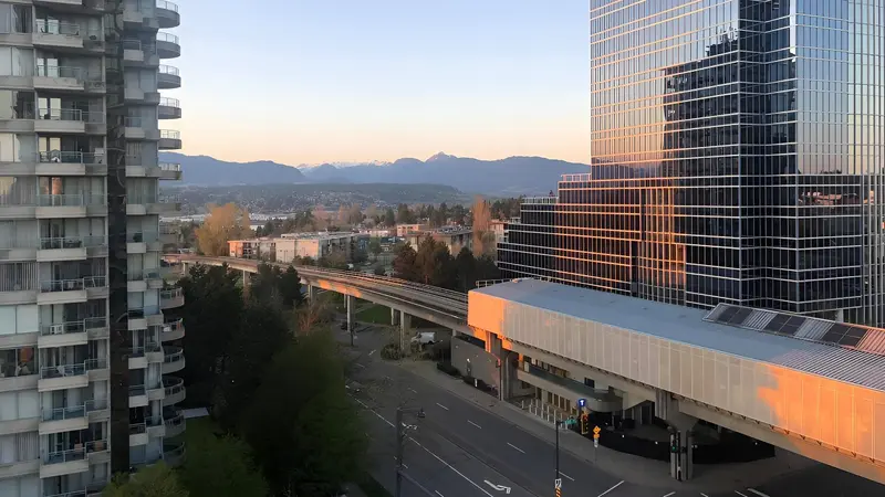 909 10777 UNIVERSITY DRIVE - photo 1 of 8