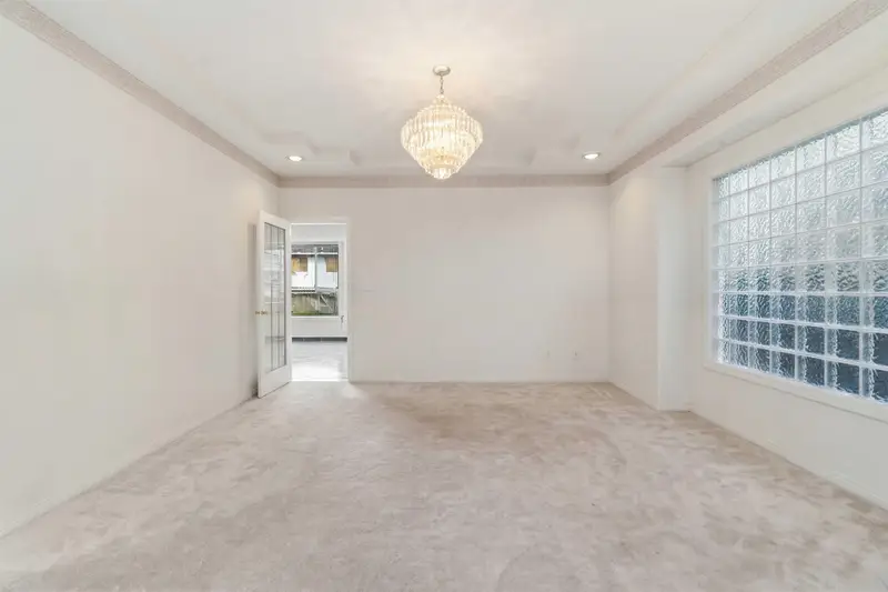 1769 E 49TH AVENUE - photo 4 of 25