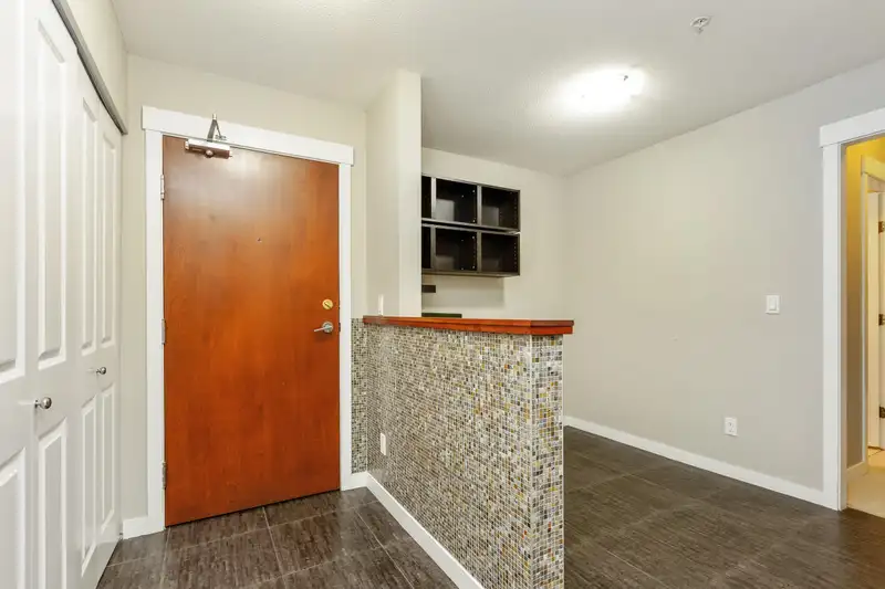 328 15988 26 AVENUE - photo 3 of 25