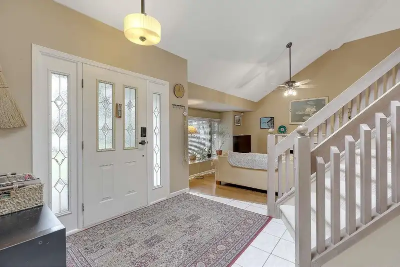 885 164 STREET - photo 3 of 31