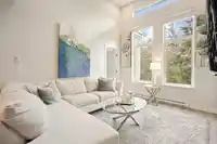 405 15436 31 AVENUE - thumbnail 2