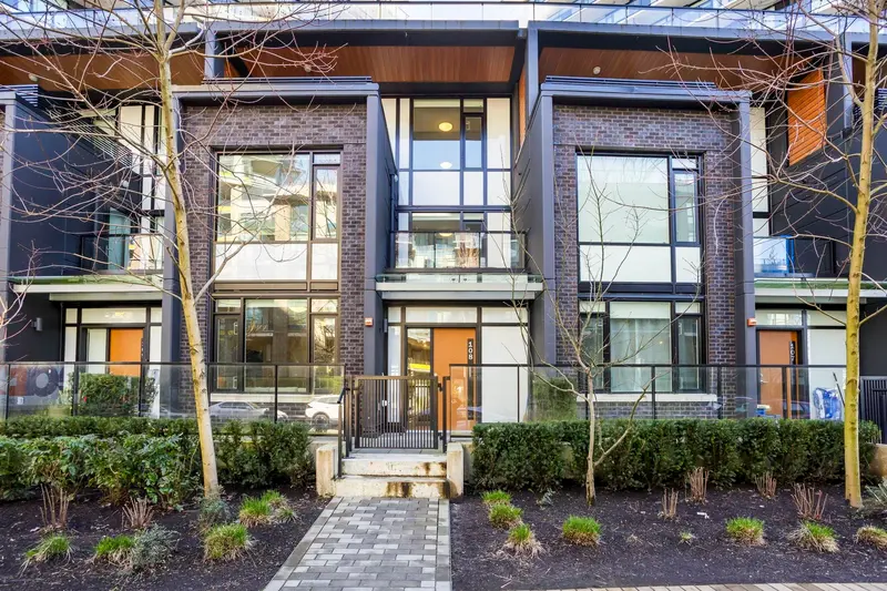 108 8761 UNIVERSITY CRESCENT - photo 3 of 25