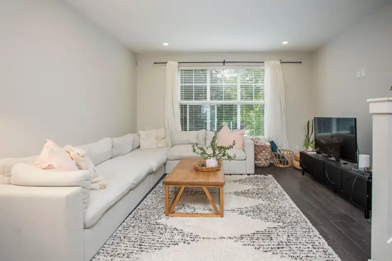 43 2469 164 STREET - photo 2 of 34