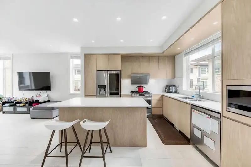 14 2328 167A STREET - photo 2 of 3