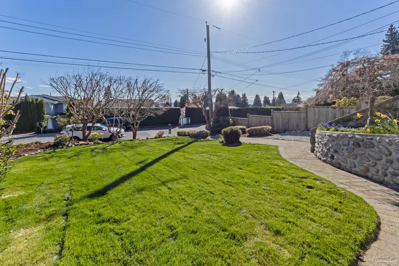 2175 LAWSON AVENUE - photo 4 of 25