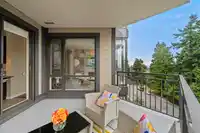 503 1550 MARTIN STREET - thumbnail 12