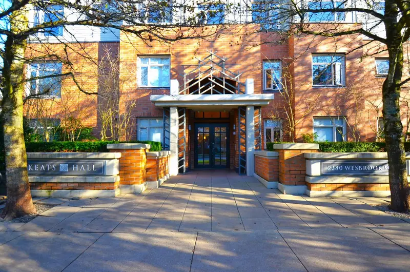 419 2280 WESBROOK MALL - photo 2 of 25