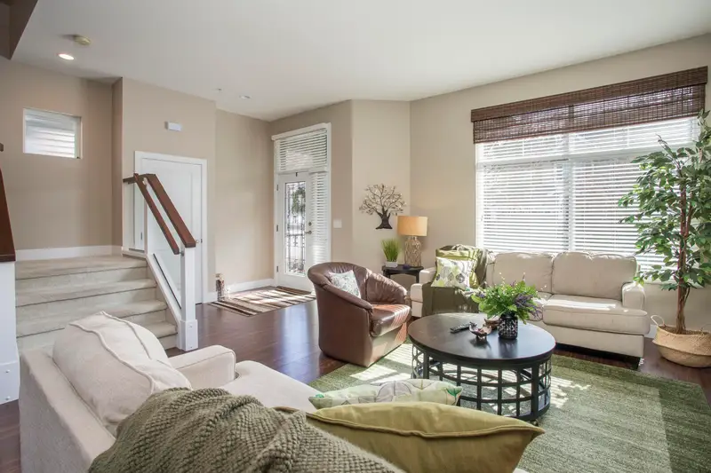 10497 ROBERTSON STREET - photo 4 of 25