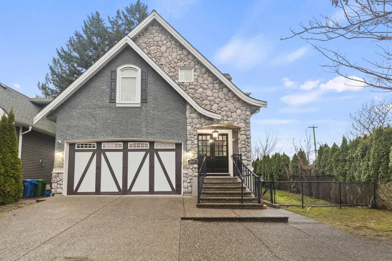 2012 BEAVER STREET - photo 1 of 25