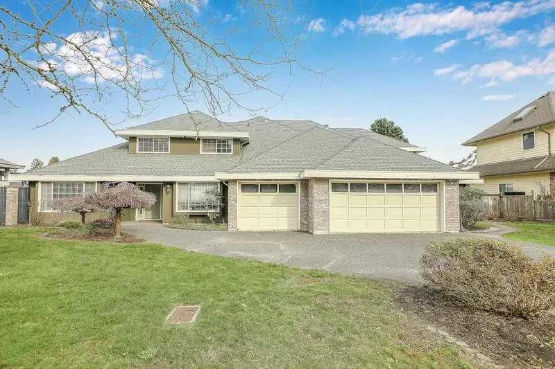 9312 163 STREET - photo 1 of 25