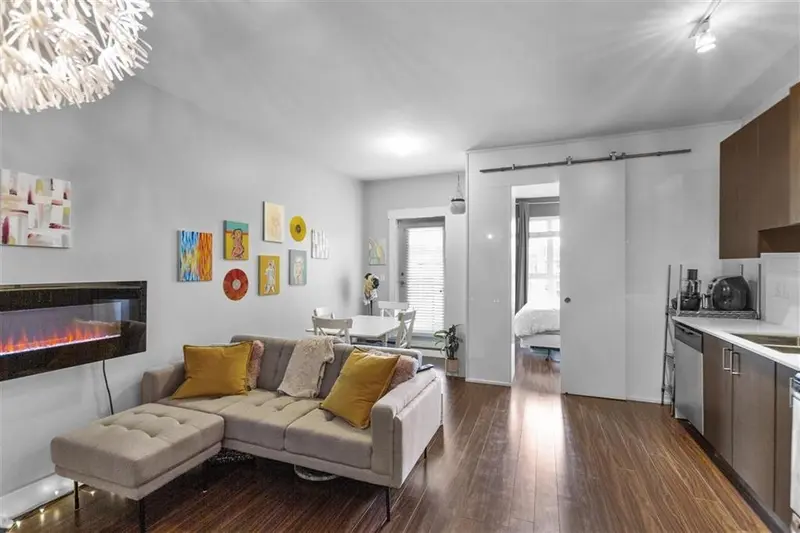 405 2351 KELLY AVENUE - photo 3 of 12