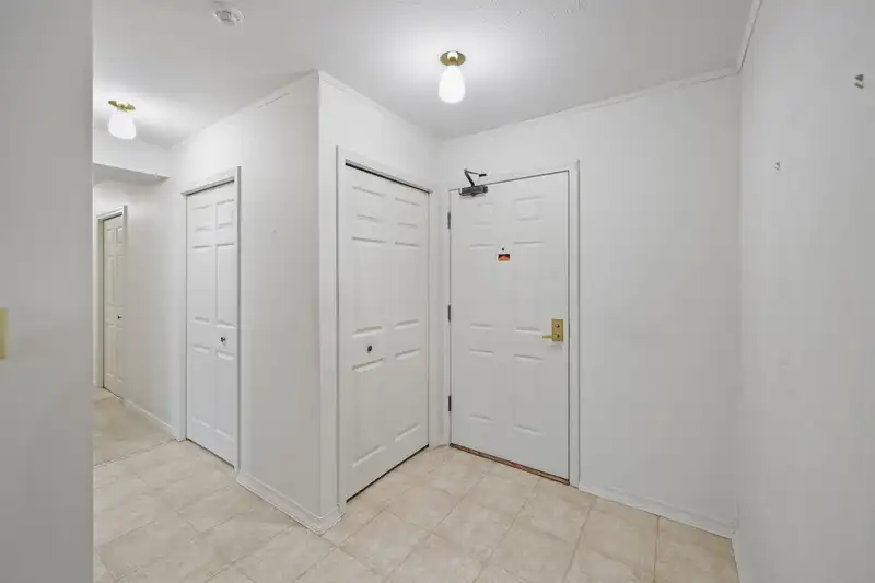405 1350 VIDAL STREET - photo 2 of 40