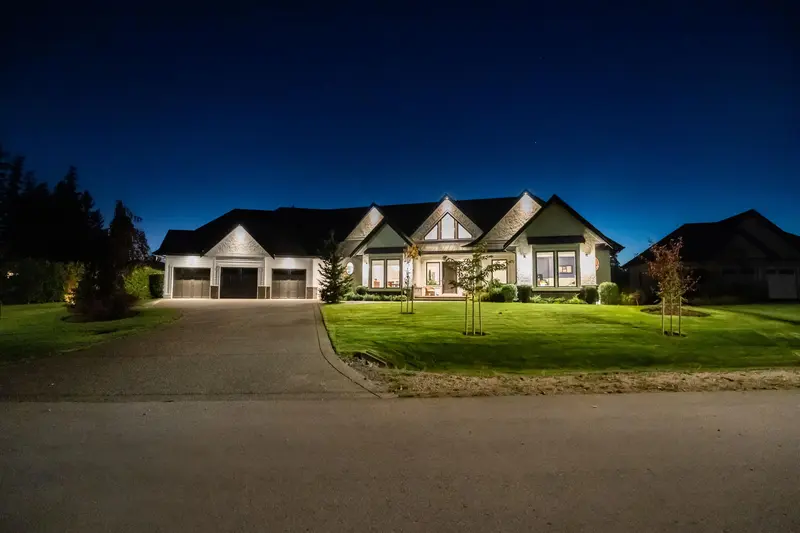 8157 231 STREET - photo 3 of 25