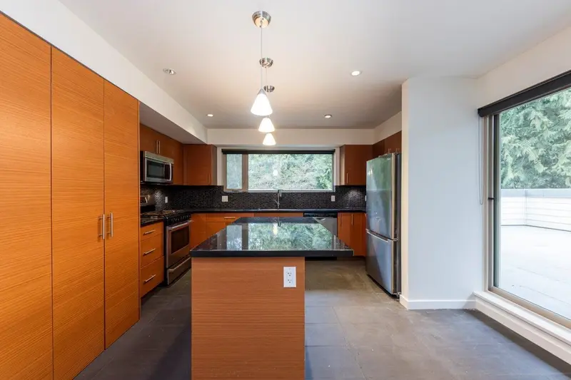 PH1 2832 CAPILANO ROAD - photo 4 of 25