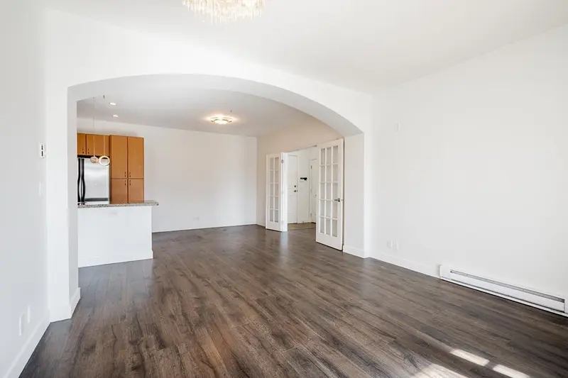 211 33485 SOUTH FRASER WAY - photo 4 of 25