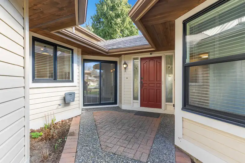 1 1848 SOUTHMERE CRESCENT - photo 2 of 39