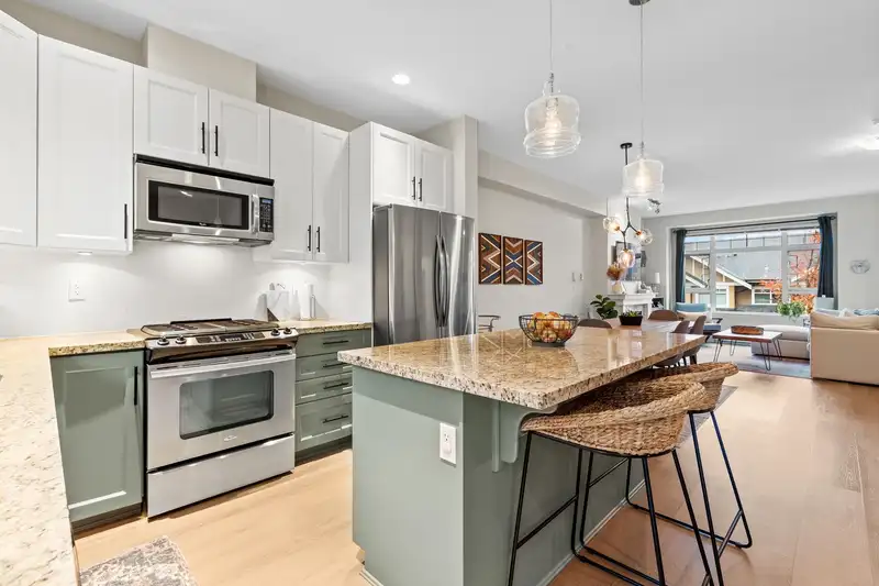 56 2979 156 STREET - photo 3 of 39