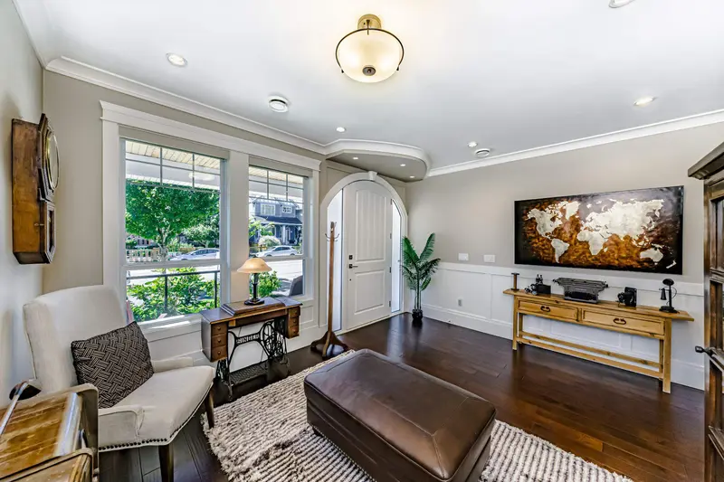 17393 2 AVENUE - photo 4 of 25